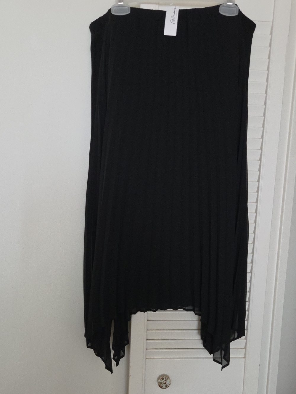 Reitmans Black Asymmetrical Pleated Fully Lined Skirt  XXL